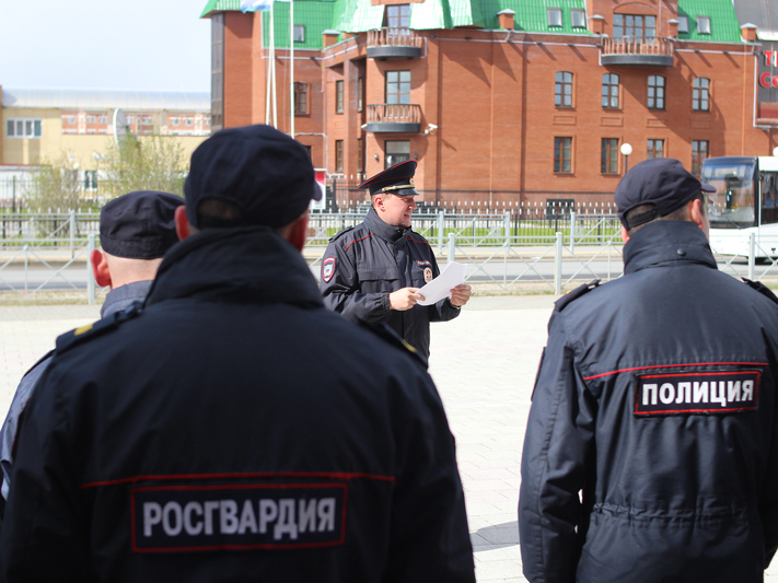 Росгвардия и полиция обеспечили безопасность празднования в Нарьян-Маре Дня России 12 июня