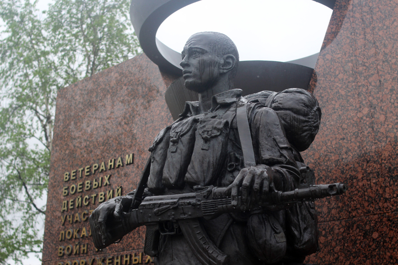 В Нарьян-Маре военнослужащие Росгвардии приняли участие в мероприятии, посвящённом Дню ветеранов боевых действий