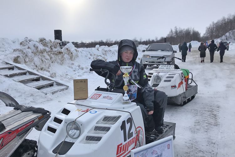 Юрисконсульт Управления Росгвардии по НАО завоевала серебряный кубок снегоходного кросса «Буран Дей – 2020»