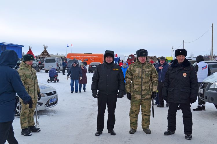 Росгвардия и полиция обеспечили безопасность проведения снегоходного кросса «Буран Дей – 2020» в Нарьян-Маре