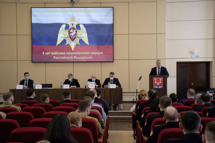 В Нарьян-Маре празднуют 210-летие войск правопорядка и пятую годовщину образования Росгвардии