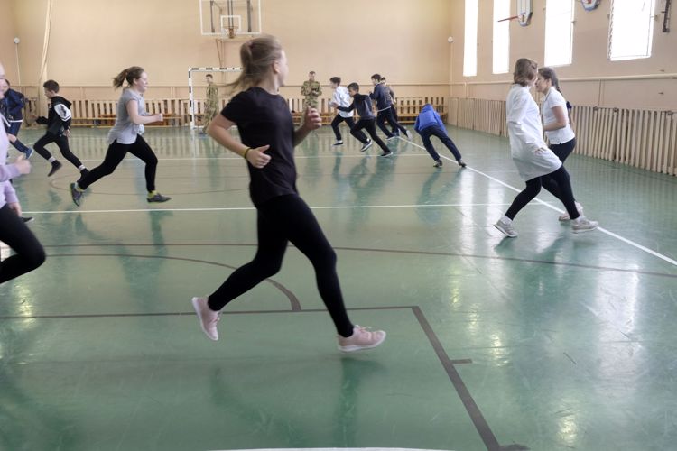 В Ненецком автономном округе военнослужащие Росгвардии провели для школьников мастер-класс по кроссфиту