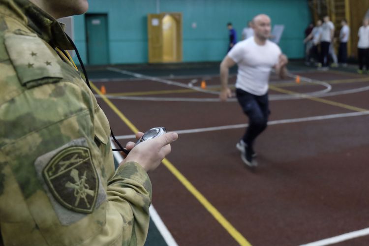 В Нарьян-Маре военнослужащие и сотрудники Росгвардии сдали итоговые зачёты за 2021 год