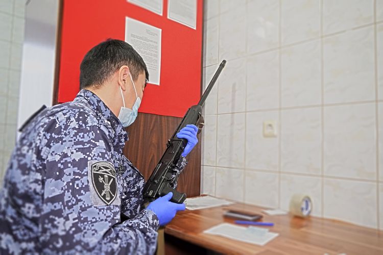 В Нарьян-Маре Росгвардия изъяла у правонарушителей оружие и почти тысячу боеприпасов