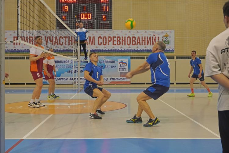 В Нарьян-Маре сборная Управления Росгвардии одержала первую победу на волейбольном турнире Спартакиады