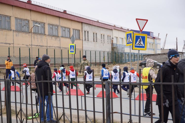 В Нарьян-Маре Росгвардия и полиция обеспечили безопасность массового пробега в честь 77-летия Победы 