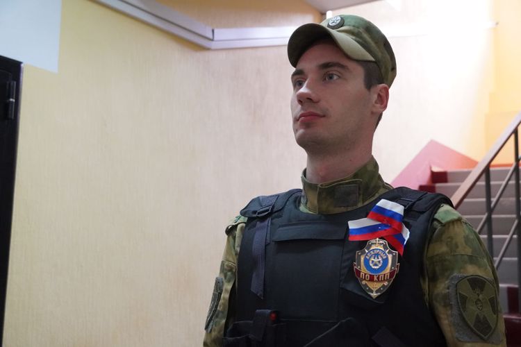 В Нарьян-Маре личный состав Росгвардии поддержал Всероссийскую акцию «Российский триколор»