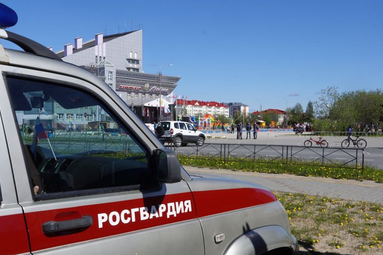 Росгвардия и полиция обеспечили безопасность участников празднования Дня России в Нарьян-Маре
