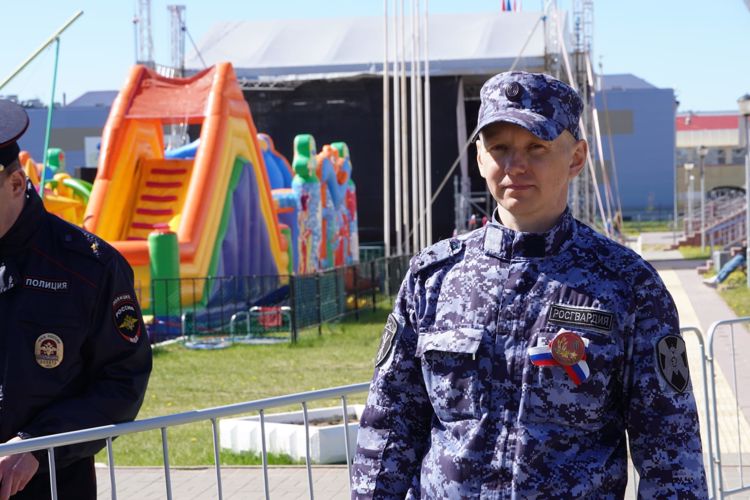 Росгвардия и полиция обеспечили безопасность участников празднования Дня России в Нарьян-Маре