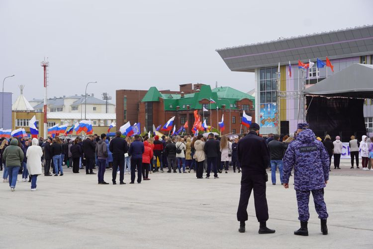 В Нарьян-Маре правопорядок на концерте «Zа Россию!» охраняли военнослужащие и сотрудники Росгвардии и полиции