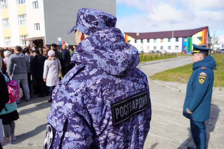 Торжественные линейки в школах Нарьян-Мара прошли под охраной Росгвардии и полиции
