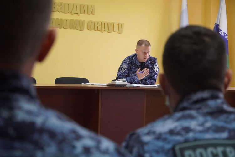 В Нарьян-Маре личному составу Росгвардии рассказали об истории Дня солидарности в борьбе с терроризмом