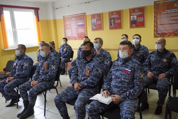 В Нарьян-Маре военнослужащие и сотрудники Росгвардии присоединились к  патриотической акции «Диктант Победы»