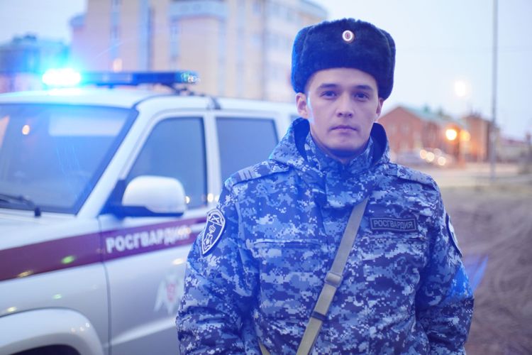 «Тундра меня закалила»: сотрудник Росгвардии из Нарьян-Мара рассказал о ненецких корнях и жизни на Крайнем Севере