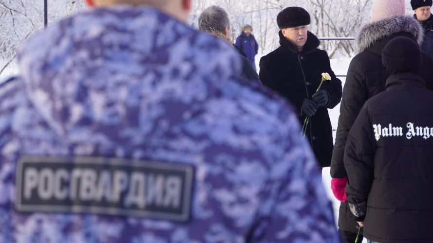 В Нарьян-Маре офицеры и ветераны Росгвардии почтили память воинов-интернационалистов