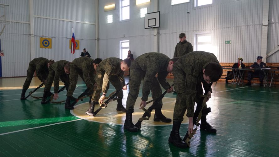 В Нарьян-Маре офицер Росгвардии возглавил жюри XV окружного смотра строя и песни