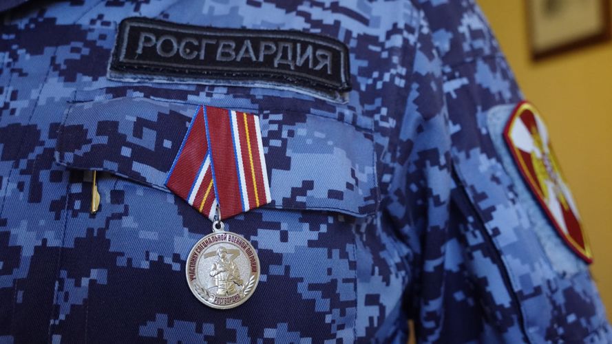 В Ненецком автономном округе вручили награду росгвардейцу – участнику спецоперации
