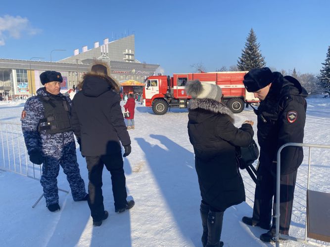 В Нарьян-Маре безопасность празднования Масленицы обеспечили росгвардейцы и полицейские