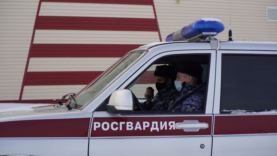 За февральские выходные автопатрули Росгвардии 20 раз выезжали на помощь жителям Нарьян-Мара