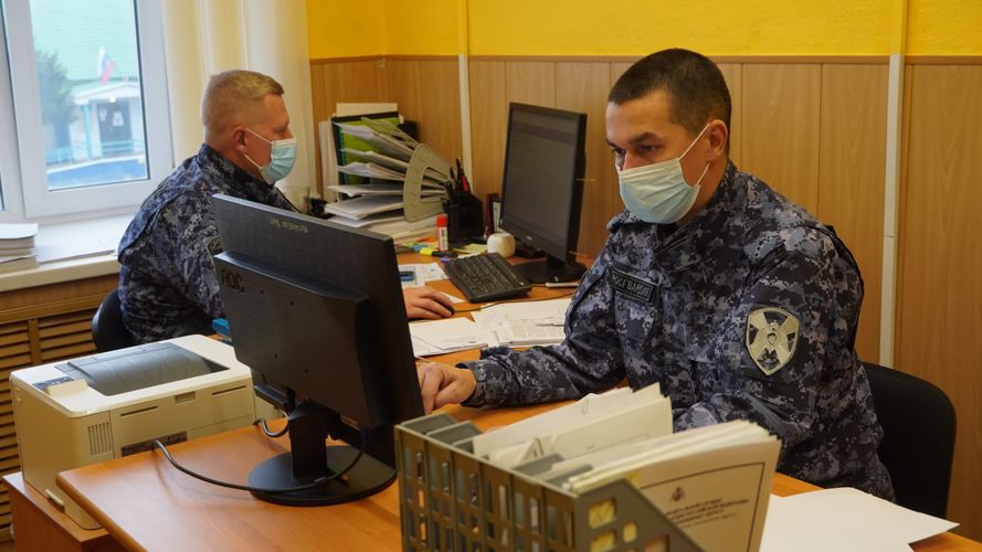 В Нарьян-Маре специалисты Росгвардии приглашают получателей госуслуг на приём по средам и пятницам