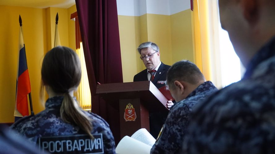 Росгвардейцев Ненецкого автономного округа наградили за отличие в службе
