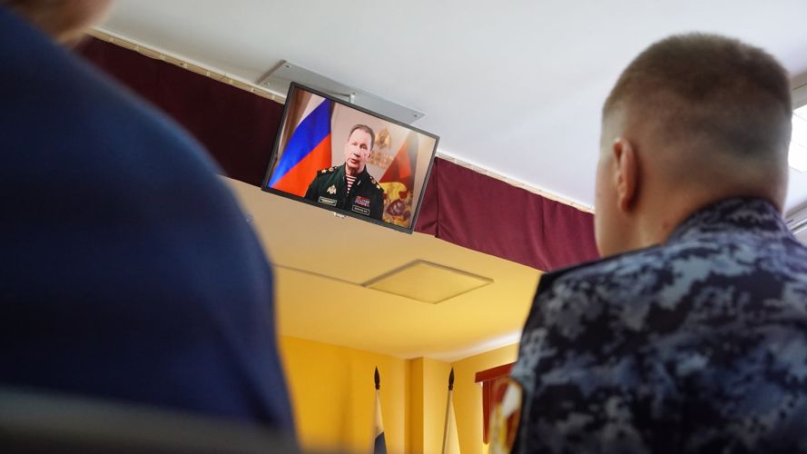 Росгвардейцев Ненецкого автономного округа наградили за отличие в службе