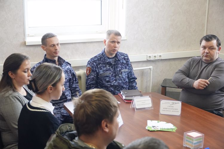 В Нарьян-Маре провели круглый стол по вопросам поступления на контрактную службу в Росгвардию