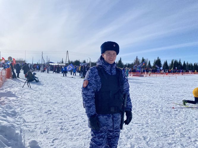 В НАО росгвардейцы помогли обеспечить безопасность участников лыжных гонок и народных гуляний