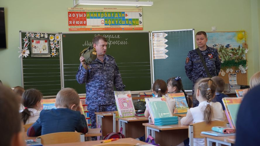 Росгвардейцы рассказали школьникам Нарьян-Мара о мужестве ликвидаторов последствий аварии на Чернобыльской АЭС