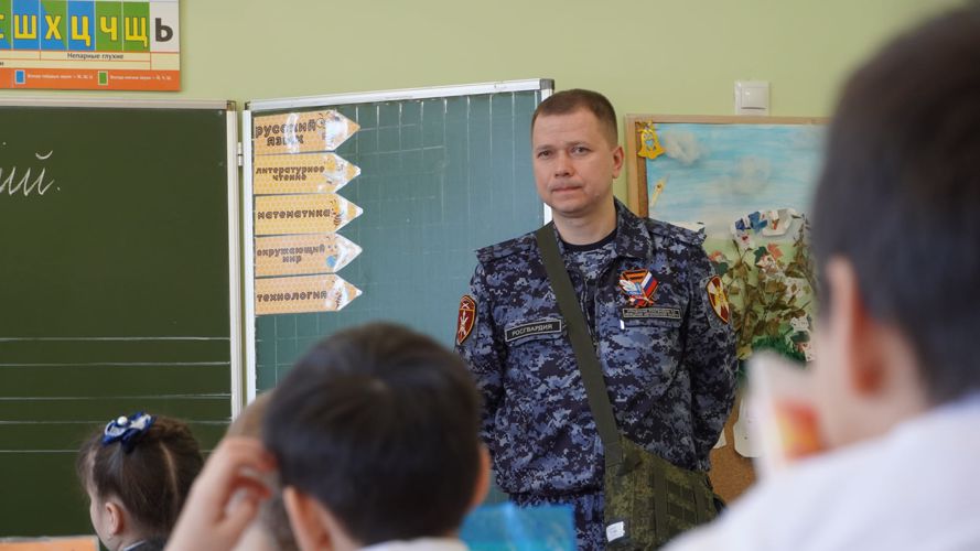 Росгвардейцы рассказали школьникам Нарьян-Мара о мужестве ликвидаторов последствий аварии на Чернобыльской АЭС