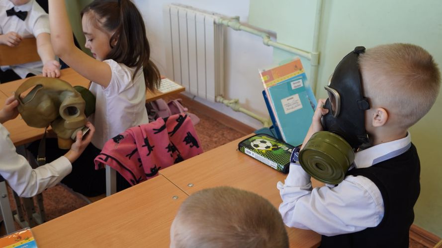 Росгвардейцы рассказали школьникам Нарьян-Мара о мужестве ликвидаторов последствий аварии на Чернобыльской АЭС