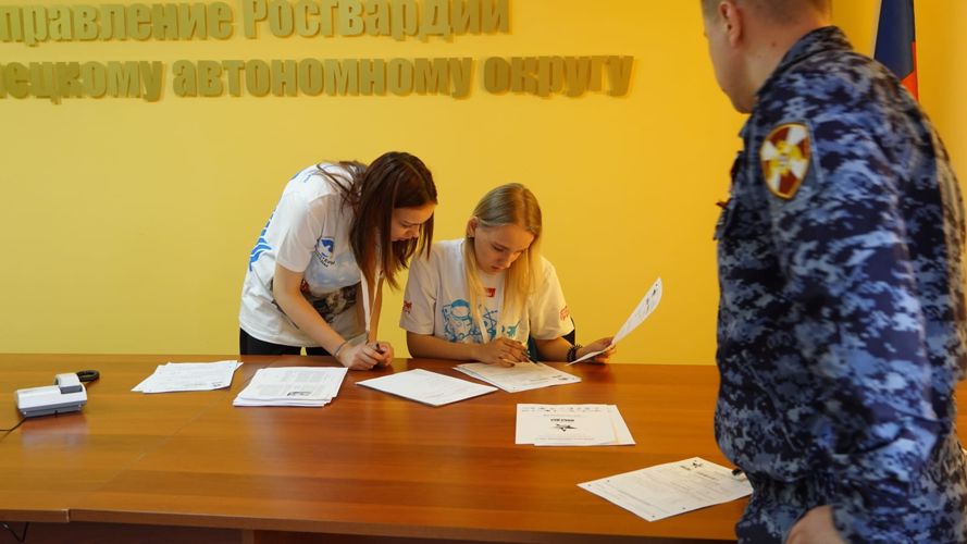 В Ненецком автономном округе росгвардейцы ответили на вопросы юбилейного Диктанта Победы