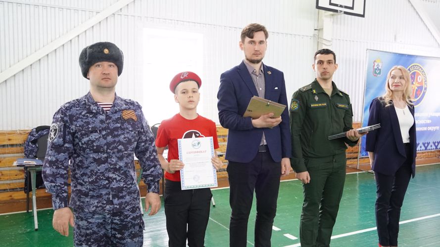 В Нарьян-Маре офицер Росгвардии возглавил жюри регионального конкурса строя и песни среди школьников