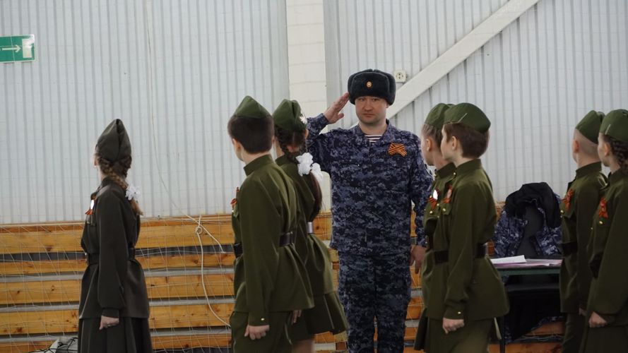 В Нарьян-Маре офицер Росгвардии возглавил жюри регионального конкурса строя и песни среди школьников