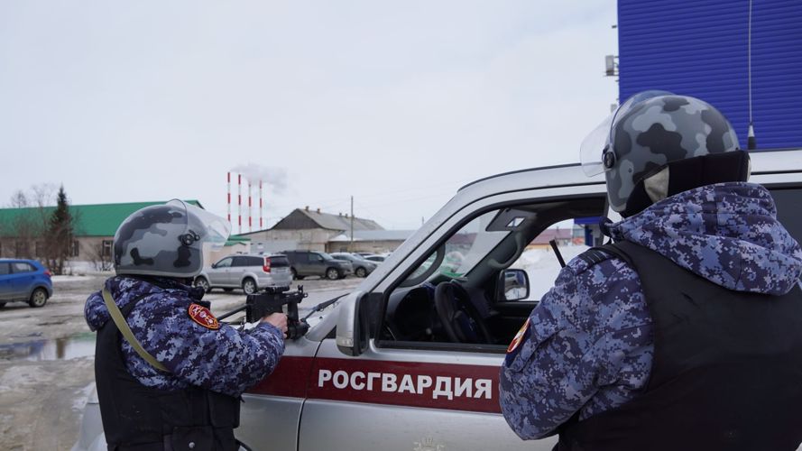 В Нарьян-Маре Росгвардия отработала антитеррористическую защиту спортивного объекта