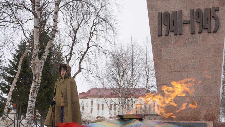В Нарьян-Маре юные воспитанники Росгвардии заступили на Пост № 1 у Вечного огня