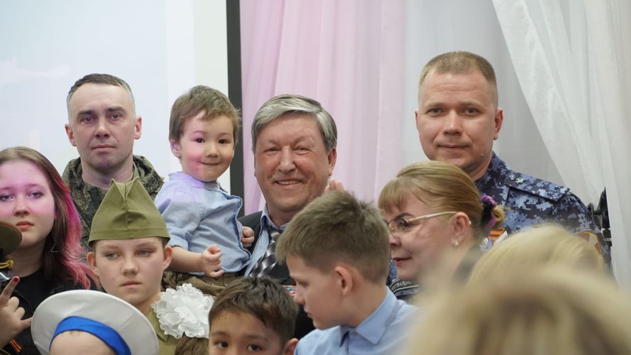 В Нарьян-Маре Росгвардия провела конкурс рисунков ко Дню Победы