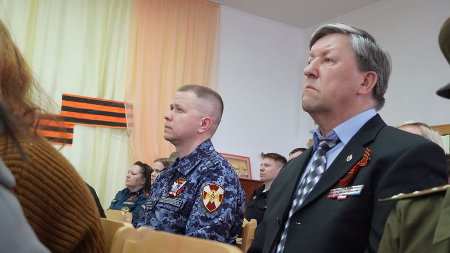 В Нарьян-Маре Росгвардия провела конкурс рисунков ко Дню Победы