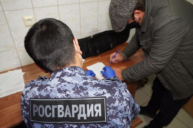 Получателям госуслуг Росгвардии в Нарьян-Маре предлагают запись по телефону и через интернет 