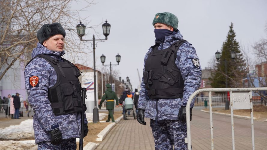 В Нарьян-Маре Росгвардия и полиция обеспечили безопасность празднования Дня Победы