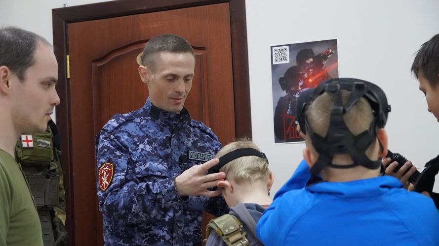 В Нарьян-Маре Росгвардия открыла интерактивную выставку для участников акции «Ночь музеев»