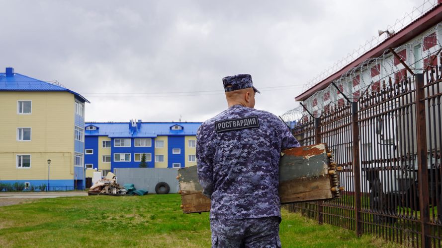 В Нарьян-Маре росгвардейцы поддержали общегородской субботник