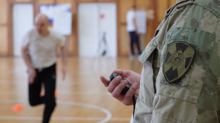 В Нарьян-Маре проверили профессиональное мастерство росгвардейцев