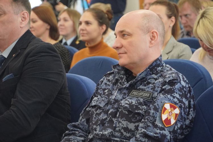 Начальник Управления Росгвардии по НАО принял участие в праздновании Дня герба и флага Заполярного района