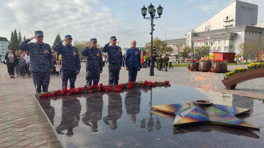Росгвардейцы Нарьян-Мара почтили память жертв Второй мировой войны и трагедии в школе Беслана