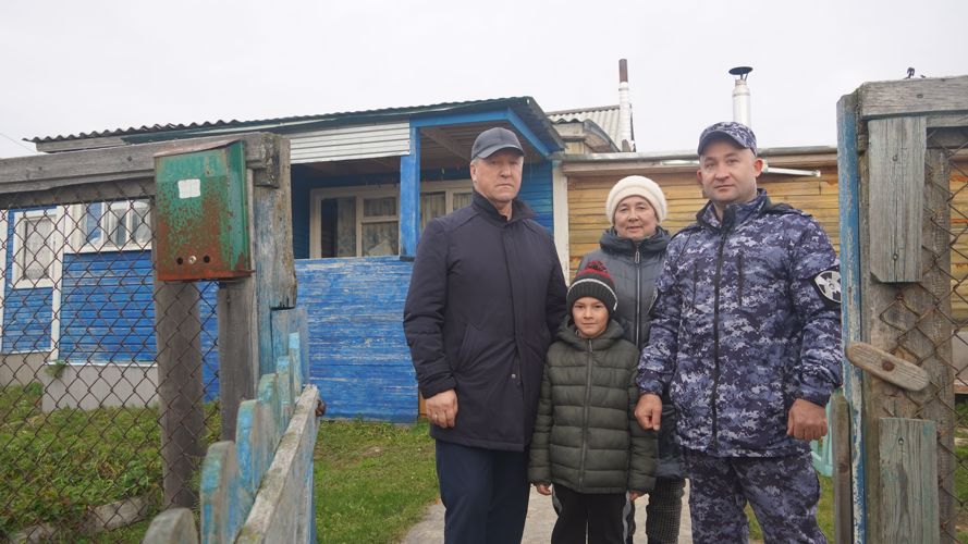 Росгвардейцы Ненецкого автономного округа взяли шефство над осиротевшим воспитанником «Гвардейской смены»