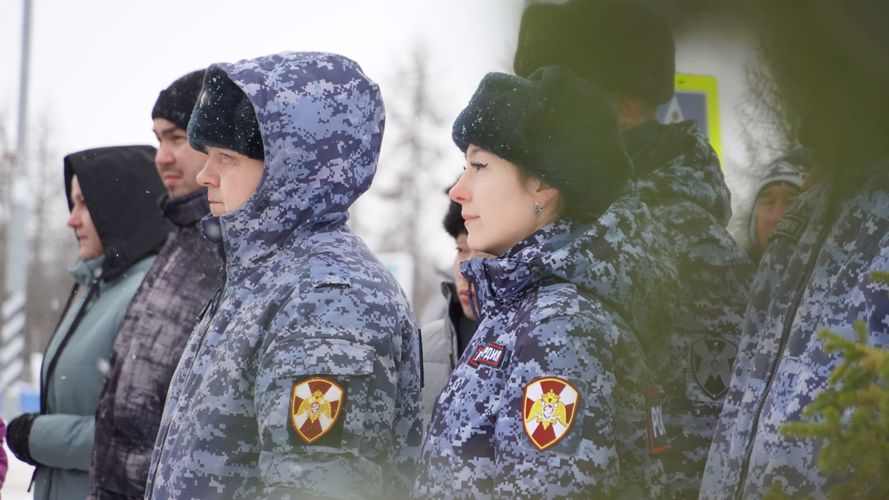 В Ненецком округе Росгвардия приняла участие в открытии сквера Победы