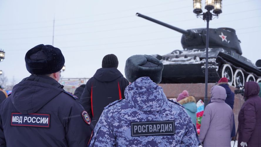 В Ненецком округе Росгвардия приняла участие в открытии сквера Победы