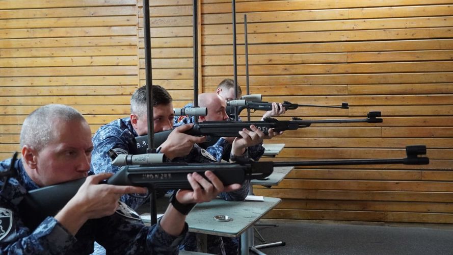 В Нарьян-Маре росгвардейцы приняли участие в динамовских соревнованиях по пулевой стрельбе