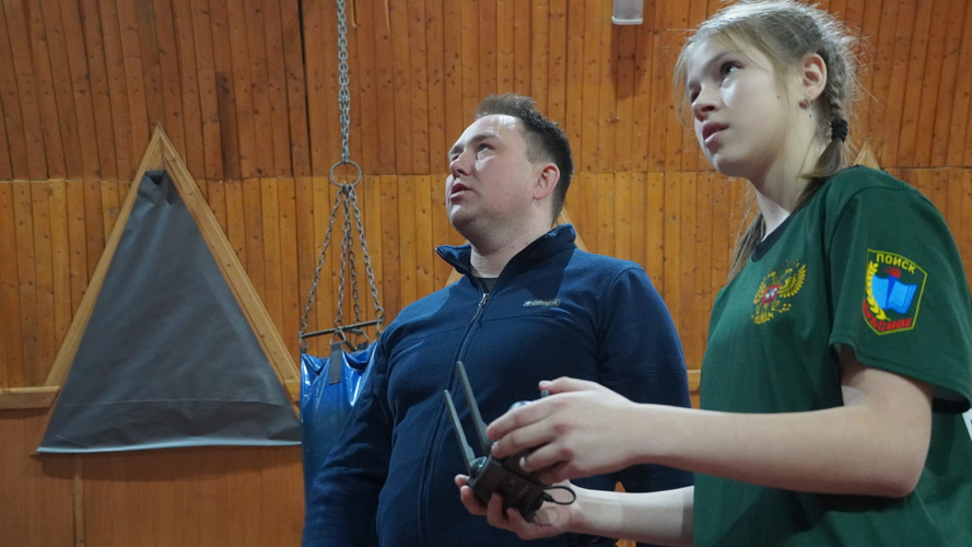 В Ненецком автономном округе росгвардейцы обучили школьников основам рукопашного боя и управления дронами